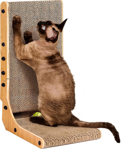 Griffoir en forme de L avec herbe à chat et balle jouet